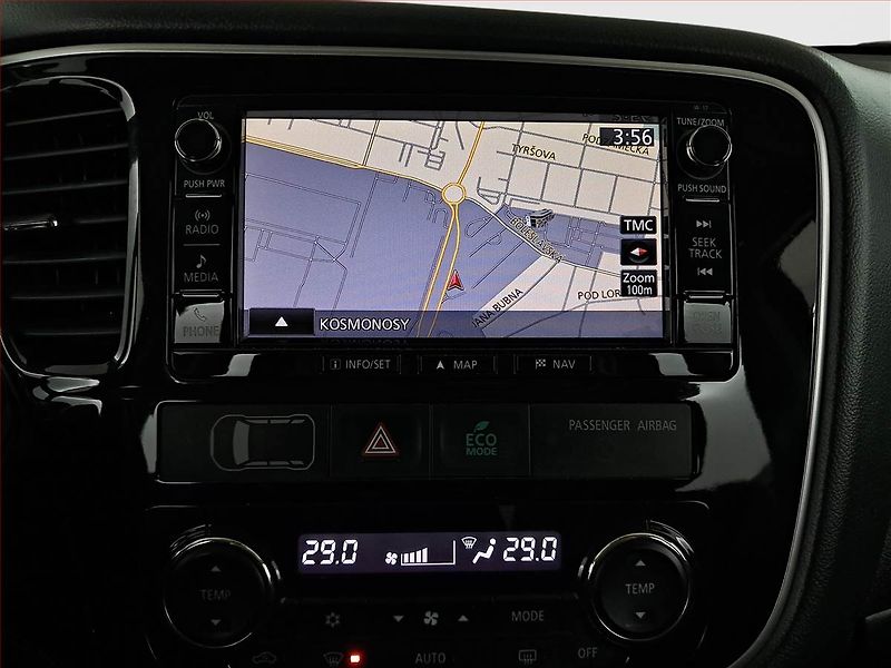 Mitsubishi Outlander (2018) 2.2 DI-D, 4X4, 7 míst, Kůže - fotka 13 z 23