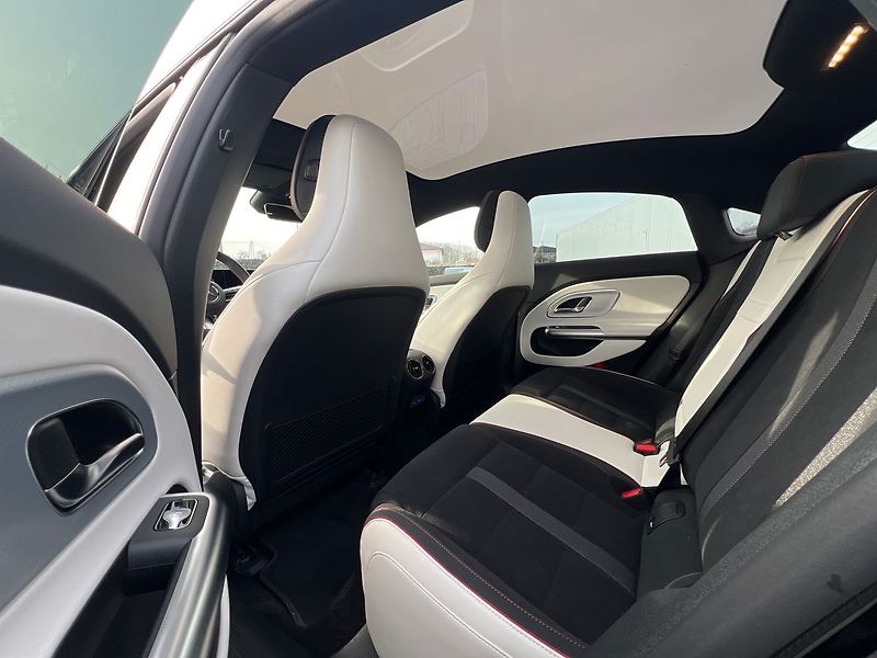 Mercedes-Benz CLA 250+ s technologií EQ - fotka 28 z 28