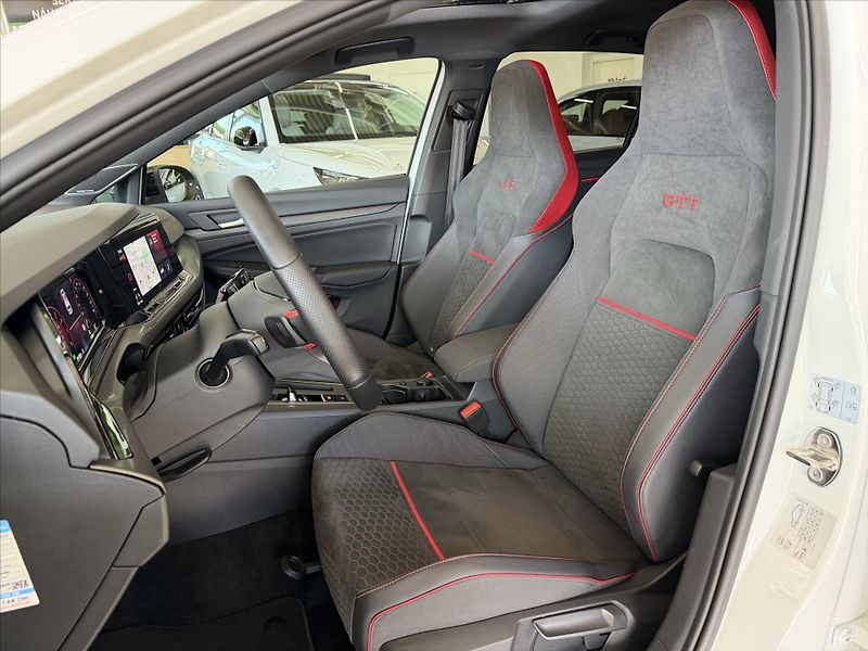 Volkswagen Golf 2,0   GTI EDICE 45 300 PS Akra - fotka 21 z 31