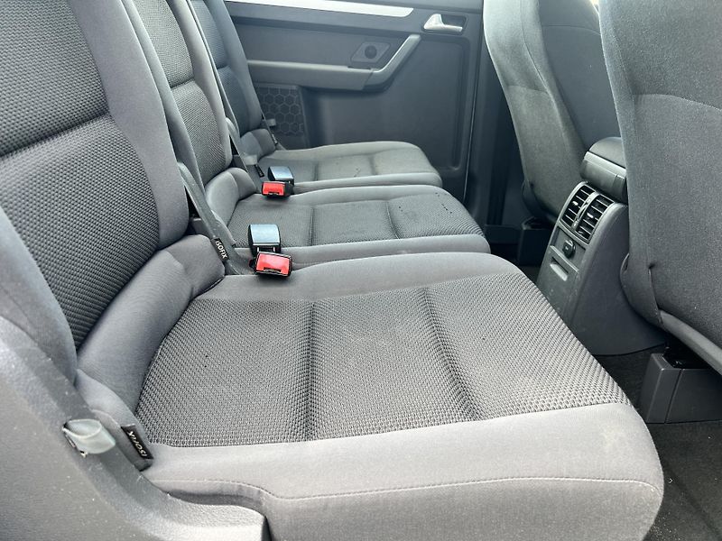 Volkswagen Touran 1.2TSi 77kw  7MÍST TEMPOMAT  - fotka 33 z 44