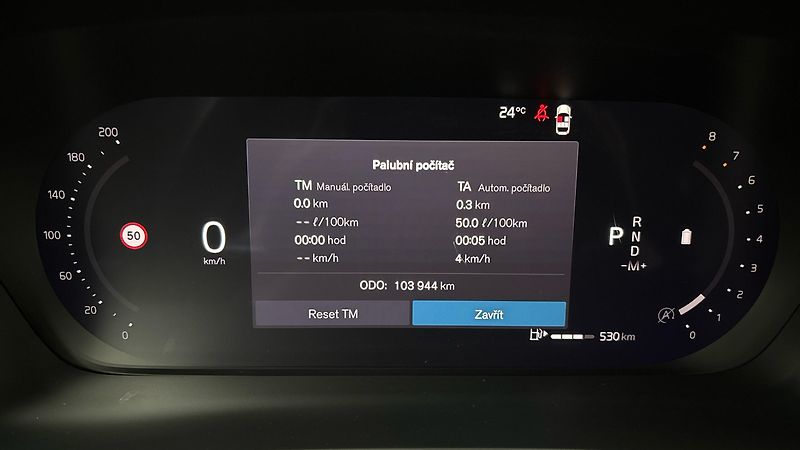 Volvo XC40 2.0 B3 AUT Core - fotka 10 z 27