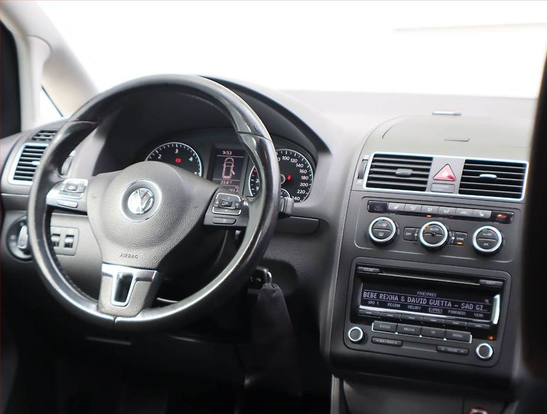 Volkswagen Touran (2013) 1.6 TDI, Serv.kniha, Tempomat - fotka 7 z 16