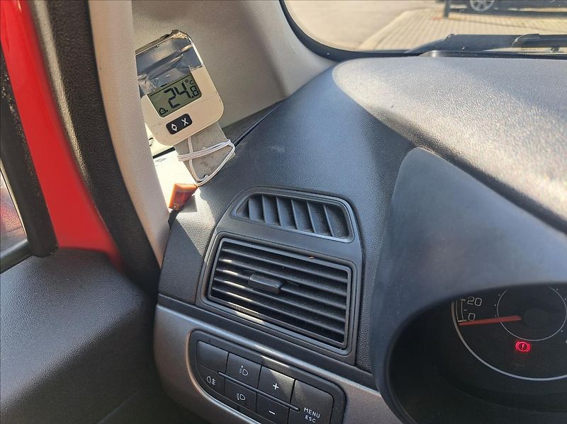 Fiat Punto 1,2 i - fotka 25 z 32