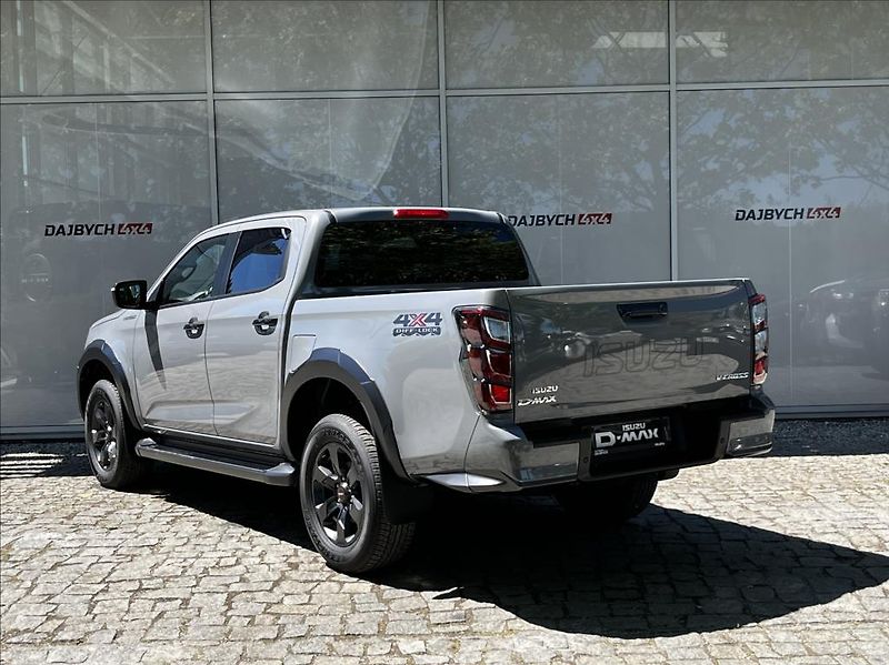 Isuzu D-Max 1,9 Double Cab  6A/T V-Cross M - fotka 7 z 28