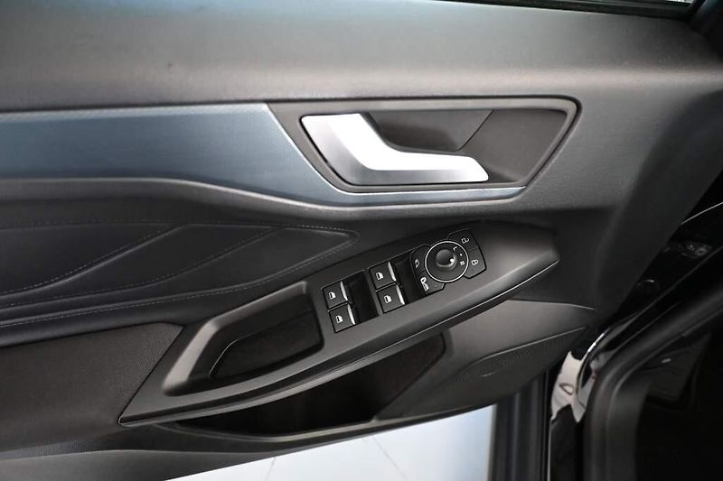 Ford Focus (2022) 1.5 ACTIVE X LED ACC VIRTUAL B - fotka 15 z 38