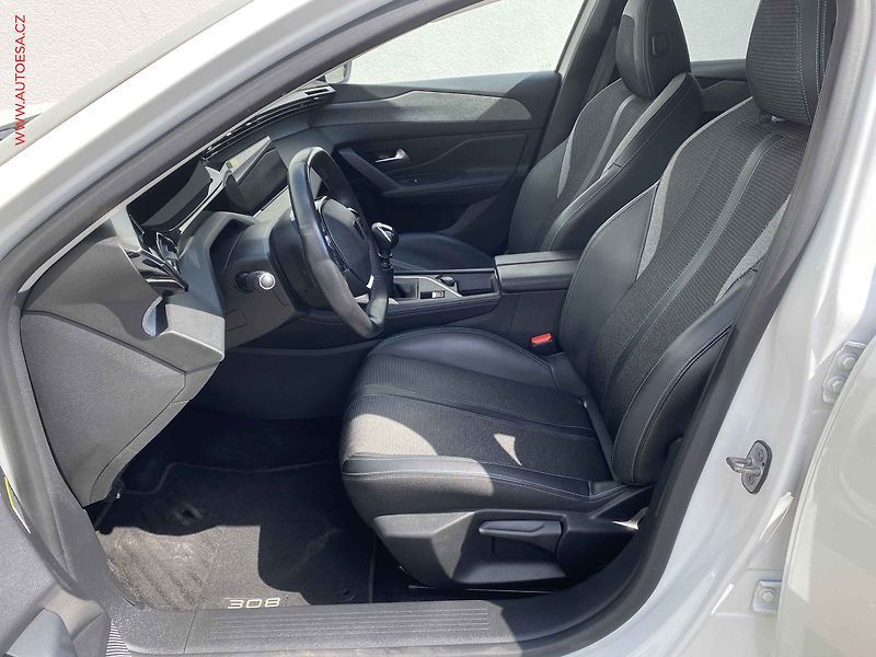 Peugeot 308 (2022) 1.5 HDi, Allure, LED, navi - fotka 9 z 18