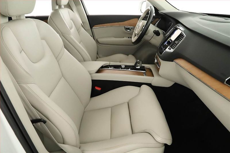 Volvo XC90 (2021) B5 AWD - fotka 7 z 21