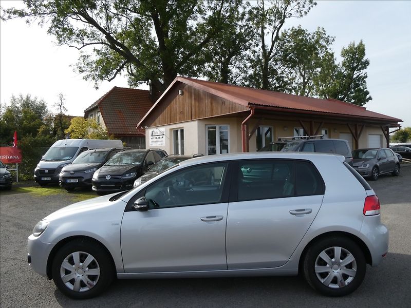 Volkswagen Golf 1,2 TSi 77kW MATCH serviska - fotka 5 z 45