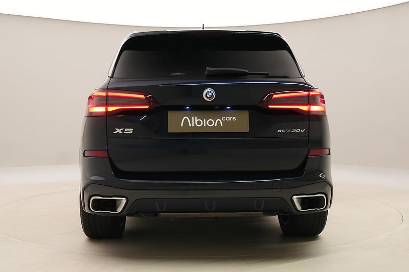 BMW X5 xDRIVE 30d M-PAKET AUT CZ - fotka 11 z 85