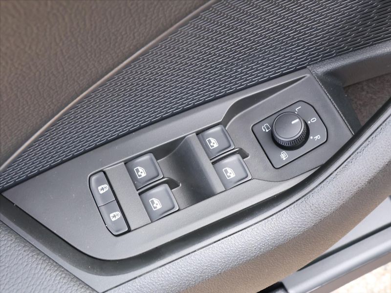 Škoda Octavia 2,0 TSI DSG RS DPH 1.maj CZ - fotka 15 z 31