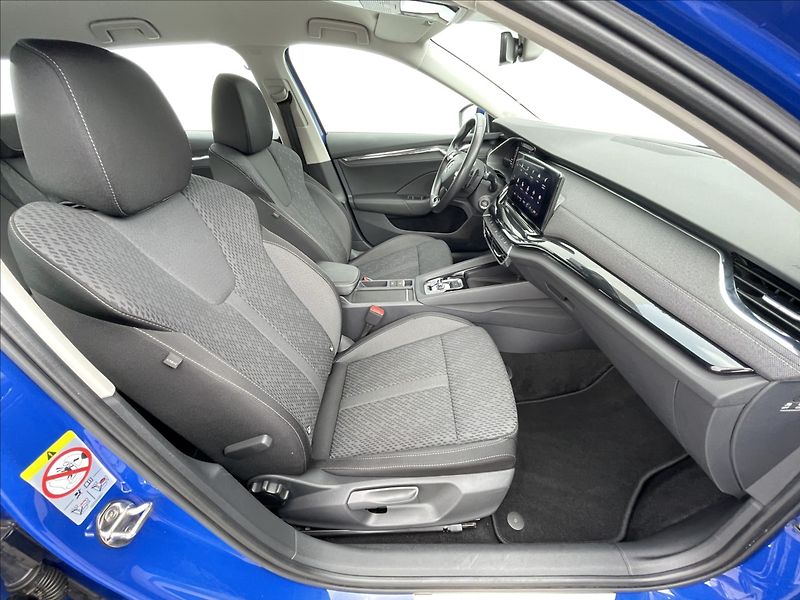 Škoda Octavia 2,0 TDI DSG Combi Style Plus - fotka 17 z 22