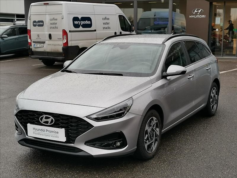 Hyundai i30 1,5 TGDI WG STYLE SAFETY - fotka 2 z 17