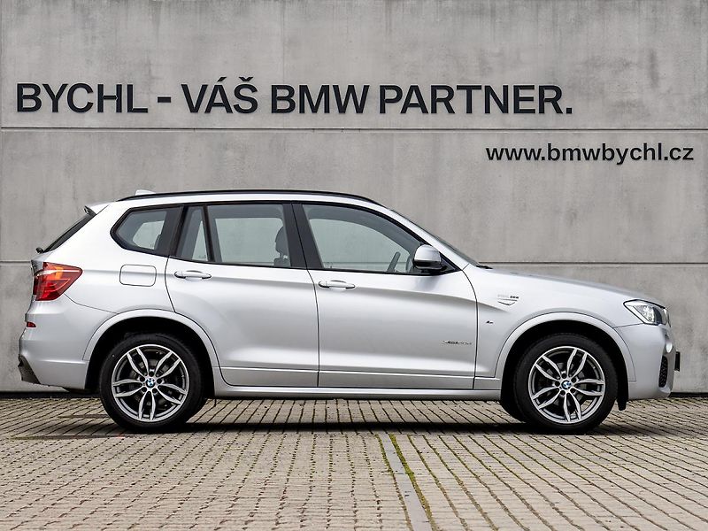 BMW X3 xDrive20d (F25) Model M Sport - fotka 4 z 31