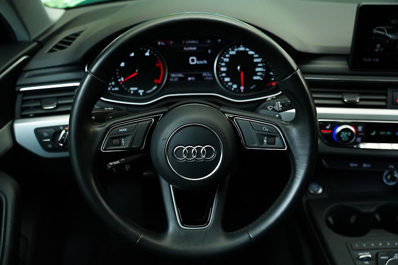 Audi A4 - fotka 18 z 26