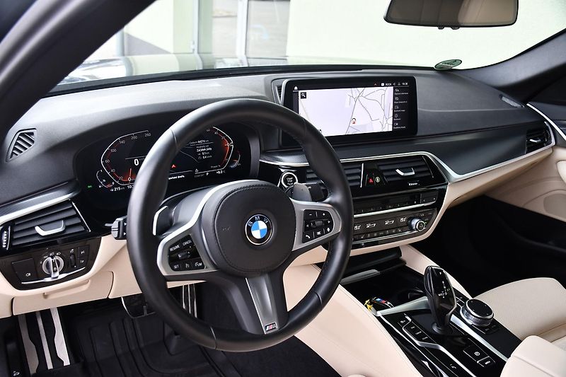 BMW Řada 5 520i M-SPORT 1M ČR REZERVACE - fotka 15 z 39