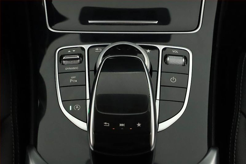 Mercedes-Benz Třídy C (2017) C 200 4MATIC, 4X4, Automat - fotka 18 z 21