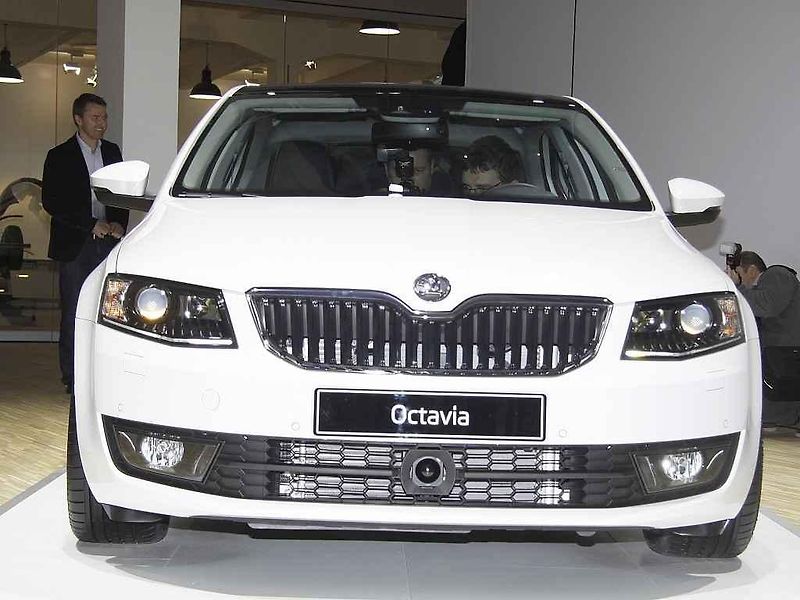Společnost Škoda Auto představila 11. prosince v Mladé Boleslavi třetí generaci stěžejního modelu Octavia. Vyrábět se má v příštím roce a světovou premiéru si odbude na začátku března na autosalonu v Ženevě.