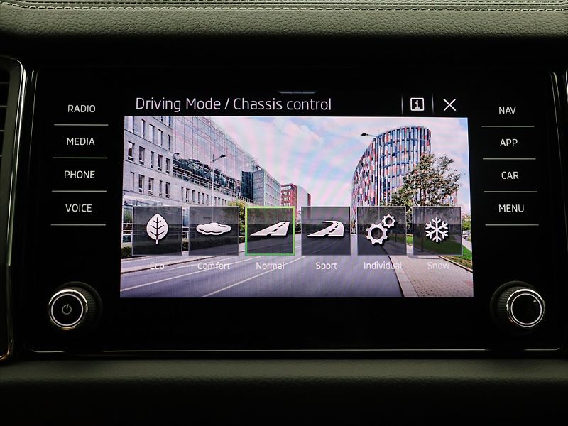Škoda Kodiaq 2,0 TDI 4x4 DSG CZ L&K DPH - fotka 23 z 33
