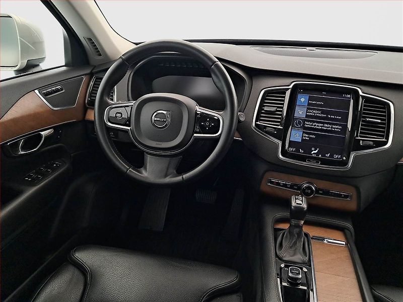 Volvo XC90 (2016) D5 AWD - fotka 7 z 24