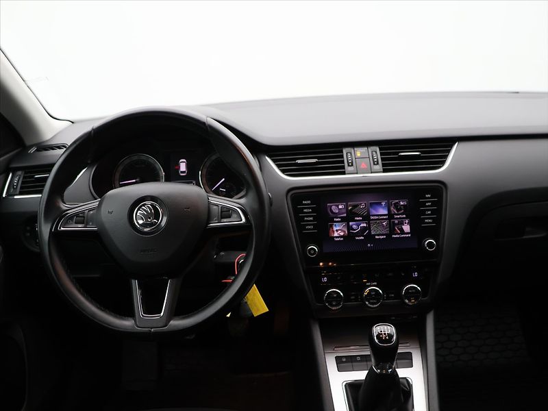 Škoda Octavia 1,6 TDI 85kW Ambition - fotka 24 z 32