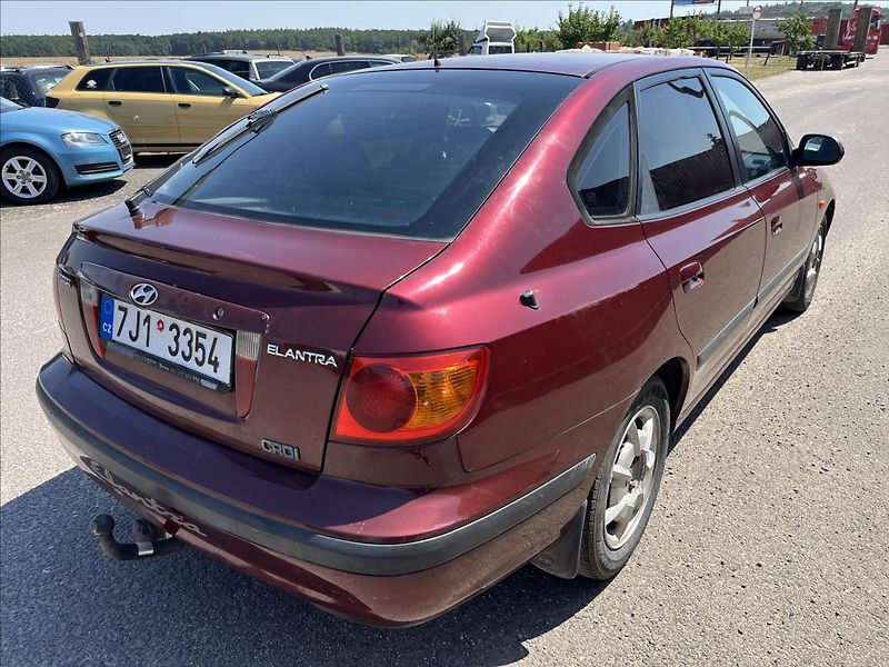 Hyundai Elantra 2,0 CRDi KLIMA TAŽNÉ STK 12/27 - fotka 6 z 29