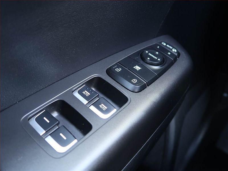 Kia Sportage (2021) 1.6 T-GDI, Automat, Serv.kniha - fotka 16 z 19