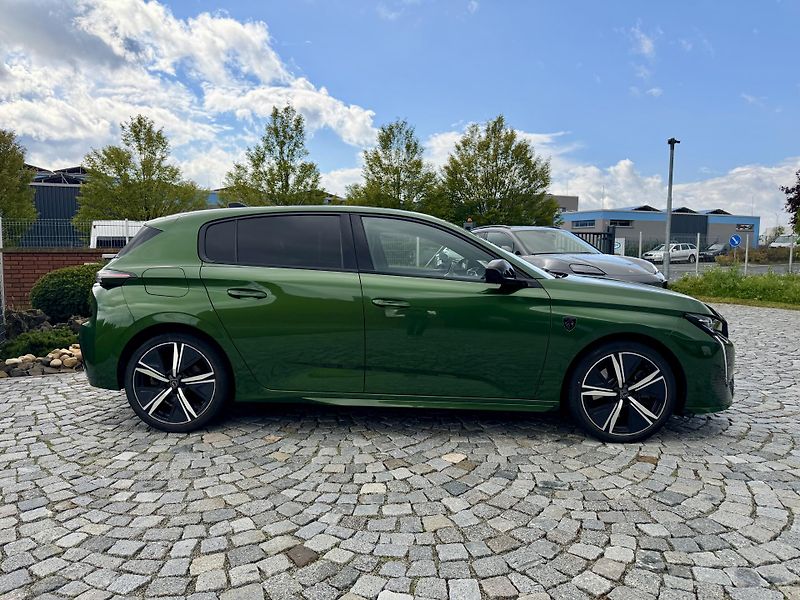 Peugeot 308 (2022) e-GT HYBRID 225 - fotka 4 z 28