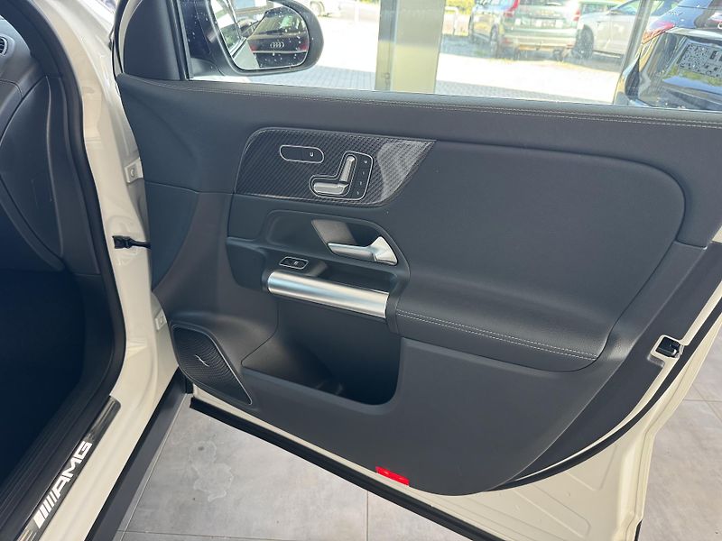 Mercedes-Benz GLA (2024) GLA 35 AMG 4-MATIC - fotka 24 z 37