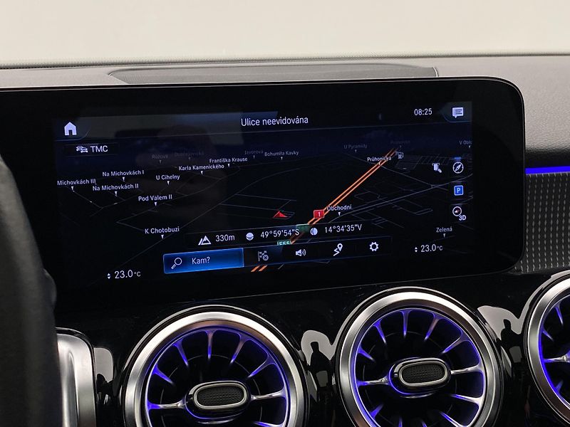 Mercedes-Benz GLB 200d 4MATIC AUT CZ 7míst - fotka 44 z 60