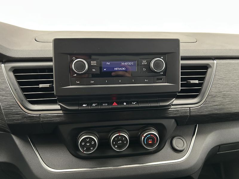 Renault Trafic 2.0 dCi Furgon L2H1 - fotka 18 z 24