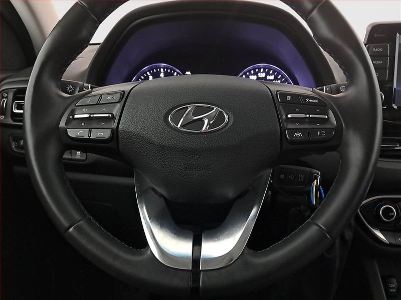 Hyundai i30 (2023) Smart 1.0 T-GDI - fotka 17 z 17