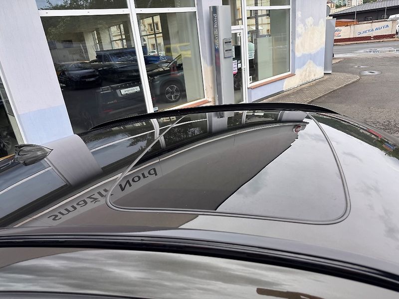 BMW X6 (2014) 4.4 V8 (449k) xDrive50i - fotka 44 z 51