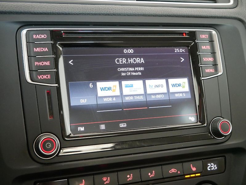 Volkswagen Jetta - fotka 18 z 25