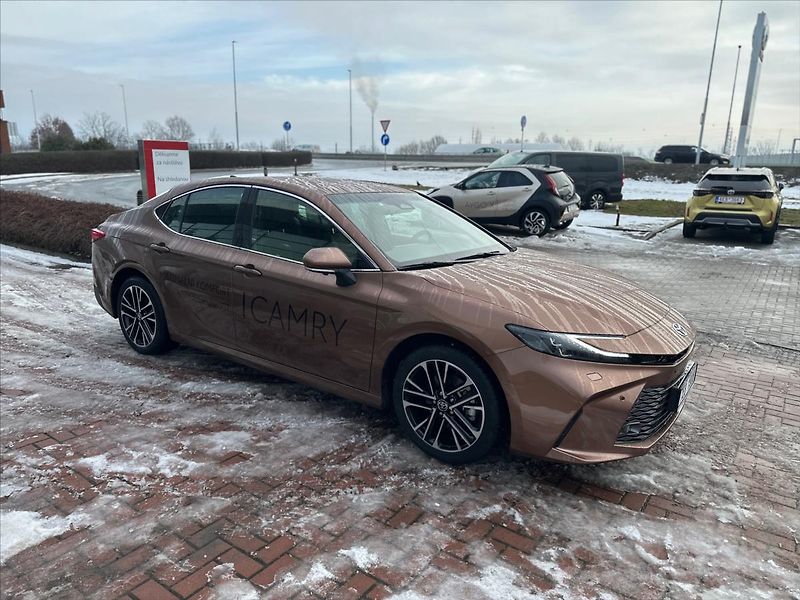 Toyota Camry 2,5 Executive - fotka 2 z 15