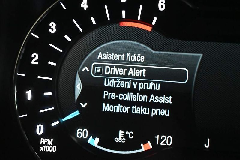 Ford Mondeo (2021) 2.0 140 KW LED SONY Titanium T - fotka 21 z 39