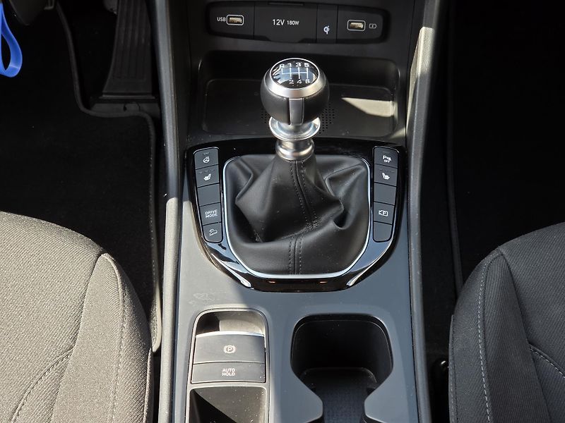 Hyundai Tucson (2021) 1,6TGDI 132kW SMART 18 - fotka 18 z 19