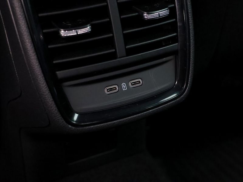 Škoda Kamiq 1.0 TSI 81kW DSG CZ Style - fotka 14 z 38