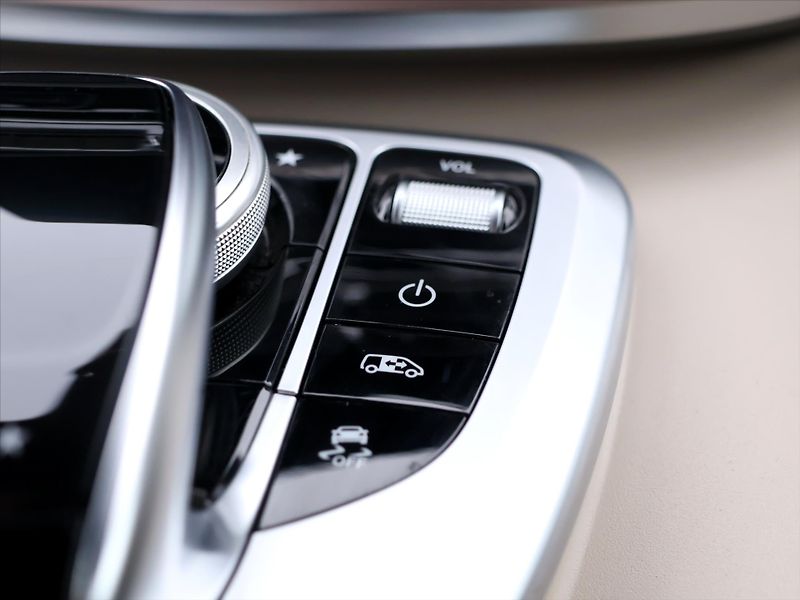 Mercedes-Benz Třídy V 2,0 300d 176kW CZ DPH 7-Míst 4 - fotka 34 z 43