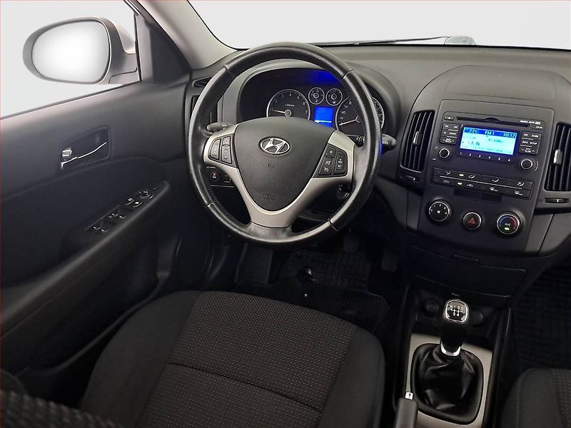 Hyundai i30 (2011) 1.4 CVVT, LPG, ČR,1.maj - fotka 7 z 17