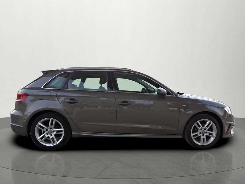 Audi A3 1.4TSI 110kW DSG Sline Xenon - fotka 6 z 26