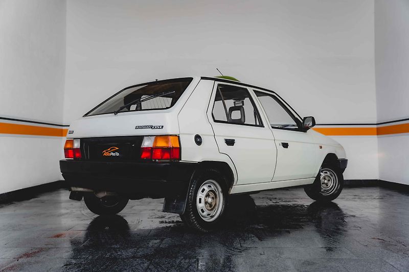 Škoda Favorit (1992) 135L*1992*1.majitel*54.000km - fotka 6 z 16