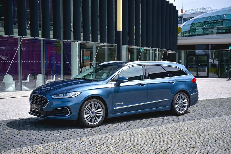 Ford Mondeo (2020) 2.0 187ps Hybrid ecvT VIGNALE  - fotka 36 z 40