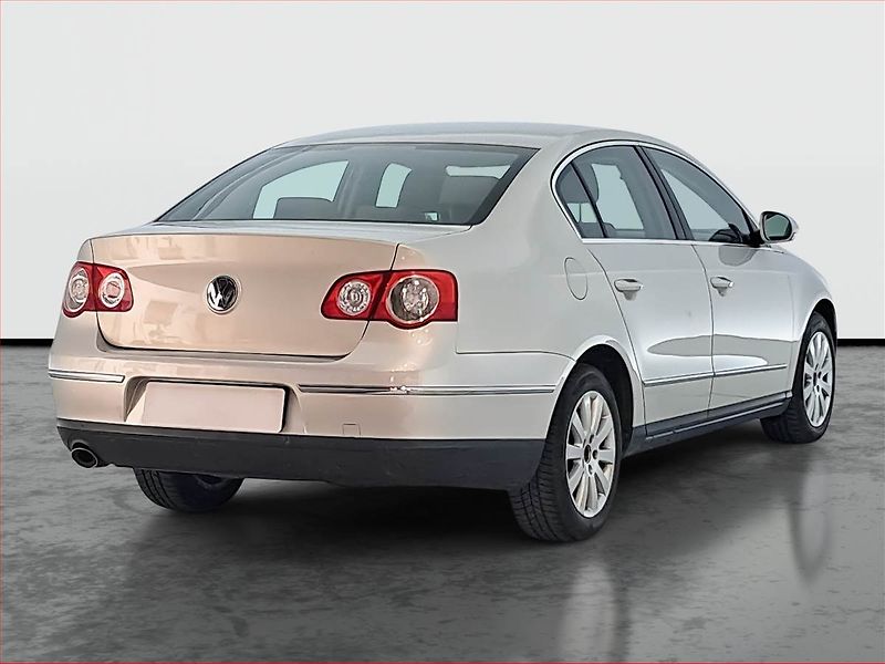 Volkswagen Passat (2009) 1.6 TDI, po STK, slušný stav - fotka 5 z 16