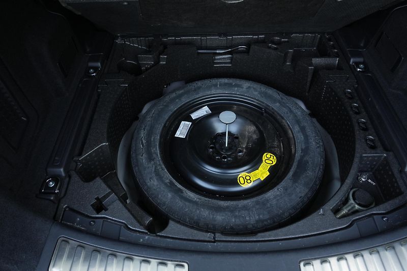 Land Rover Discovery Sport P200 R-Dynamic SE, DPH, Tažné - fotka 37 z 40