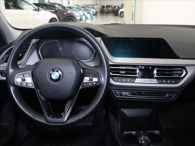 BMW Řada 1 118i 103kW AT Advantage ČR   1 - fotka 8 z 13
