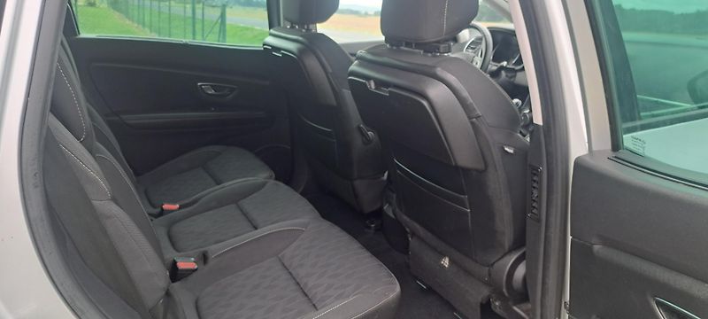 Renault Scénic 1,3TCE 103KW 7 MÍST - fotka 9 z 14