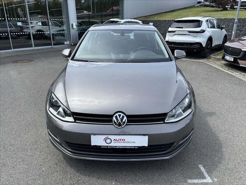 Volkswagen Golf 1,4 TSi AT Highline NAVI KAMER - fotka 8 z 47