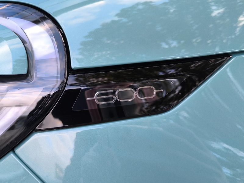 Fiat 600 (2026) Icon BEV 54kWh 115kW/156k - fotka 5 z 35