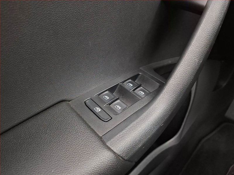Škoda Octavia (2019) 1.0 TSI, Automat, Tempomat - fotka 15 z 17