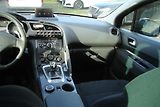 Peugeot 3008 (2013) 1.6HDi,Hybrid 4,AUT,4x4,Panora - náhled 31
